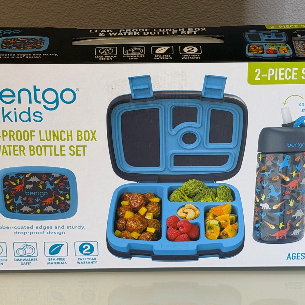 SOLD!NEW Kids Blue Lunch Box and Water Bottle Set